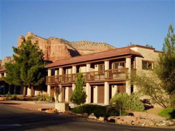 10 Canyon Dr Sedona AZ Multi-family home. Photo 1 of 8