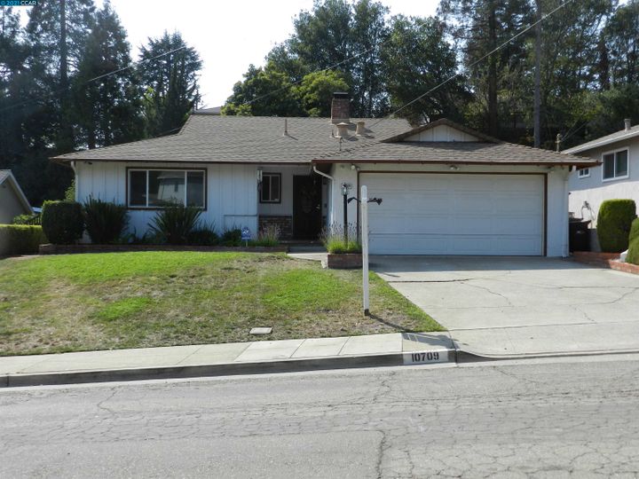 10709 Cotter St, Oakland, CA | Grass Valley. Photo 1 of 25