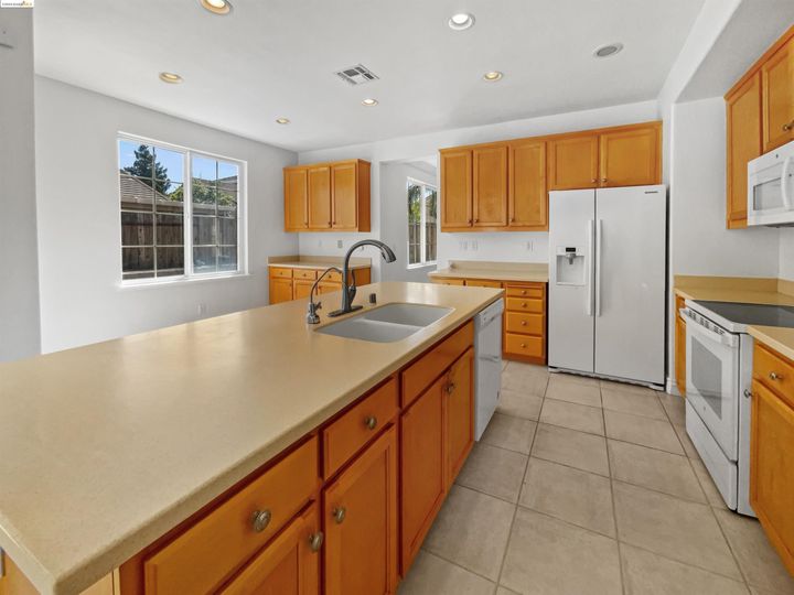 1084 Somersby, Brentwood, CA | Brentwood. Photo 11 of 26