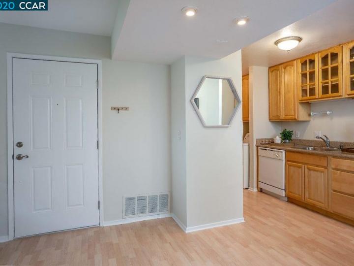 Lakeview condo #. Photo 11 of 23