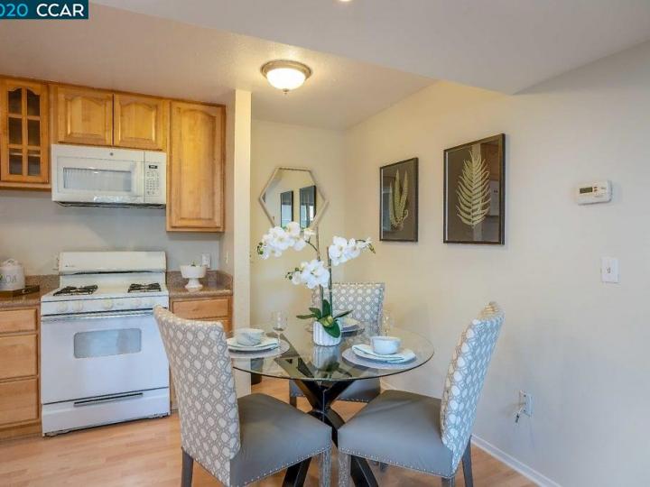 Lakeview condo #. Photo 9 of 23