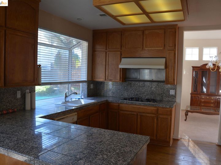 1110 Palomar Ct, Tracy, CA | Belconte. Photo 12 of 49