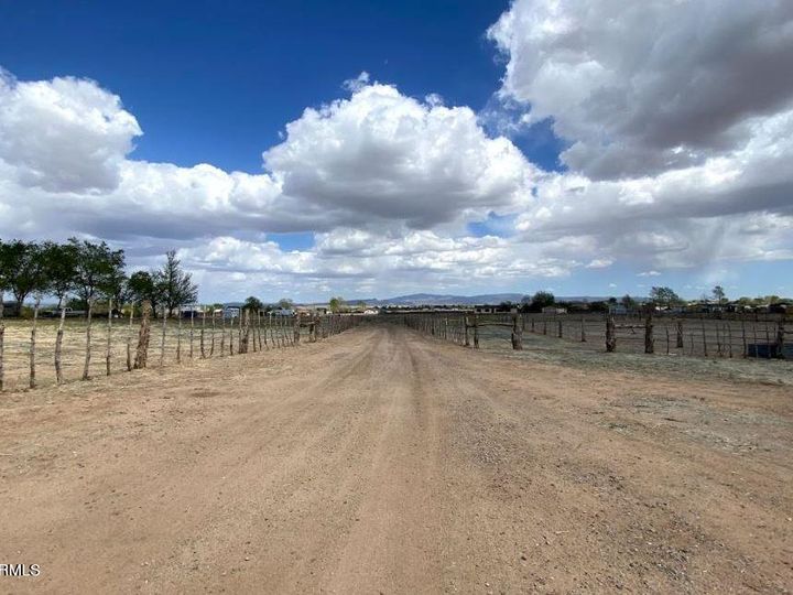 1160 S Johnson Ln, Chino Valley, AZ | 5 Acres Or More. Photo 44 of 47