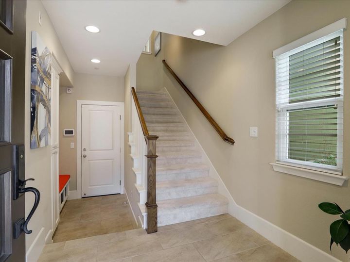 127 Easy St, Mountain View, CA | . Photo 4 of 40