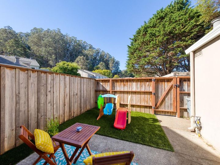 1281 Rosita Rd, Pacifica, CA, 94044 Townhouse. Photo 15 of 17