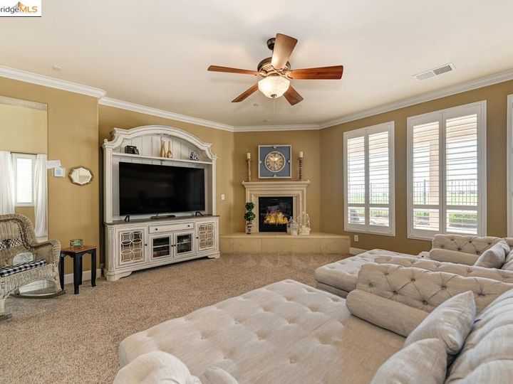 1332 Redcliffe Ln, Lincoln, CA | . Photo 11 of 51