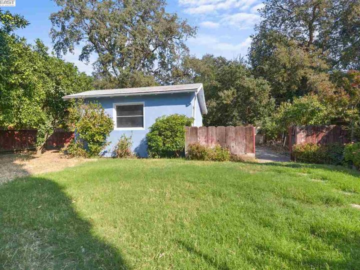 135 Valley Dr, Vacaville, CA | . Photo 23 of 35