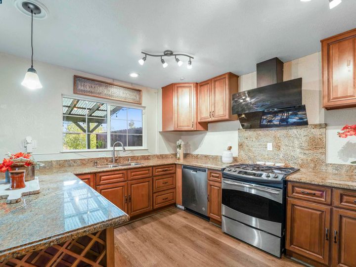 138 Outrigger Dr, Vallejo, CA | Clearpointe. Photo 13 of 40