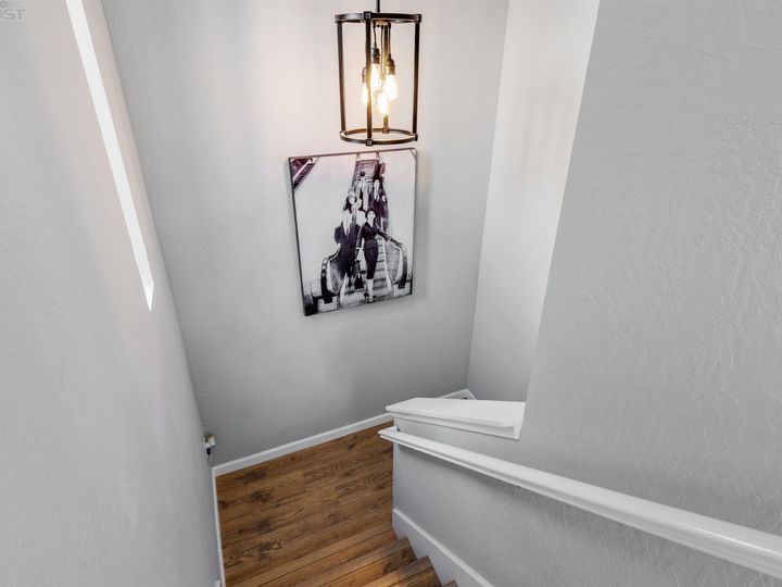 14 Anair Way, Oakland, CA, 94605 Townhouse. Photo 18 of 40
