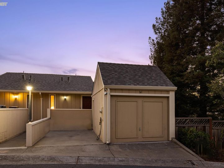 14 Anair Way, Oakland, CA, 94605 Townhouse. Photo 35 of 40