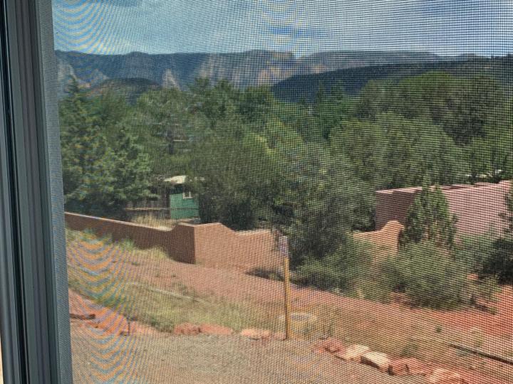 140 Navajo Dr Sedona AZ Multi-family home. Photo 11 of 51