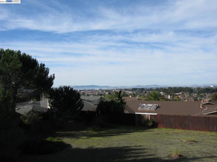 1447 Scenicview Dr San Leandro CA. Photo 4 of 6