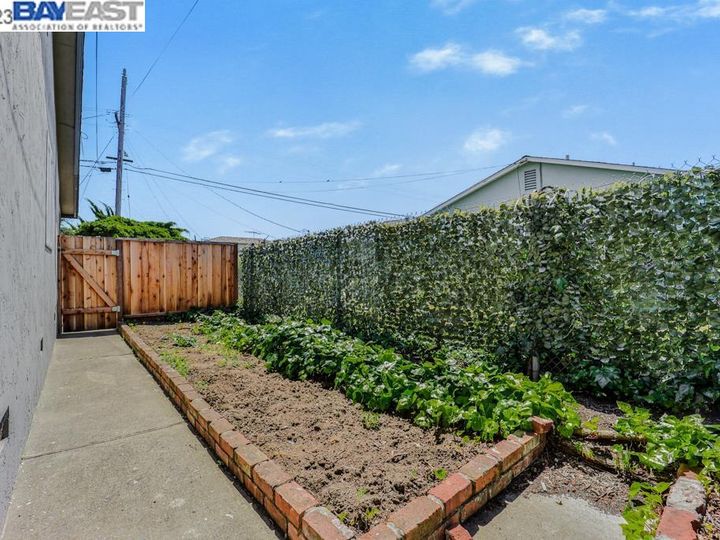 15286 Laverne Dr, San Leandro, CA | Manor. Photo 43 of 52