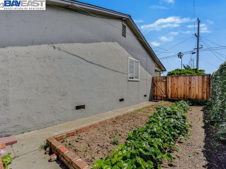 15286 Laverne Dr, San Leandro, CA | Manor. Photo 44 of 52