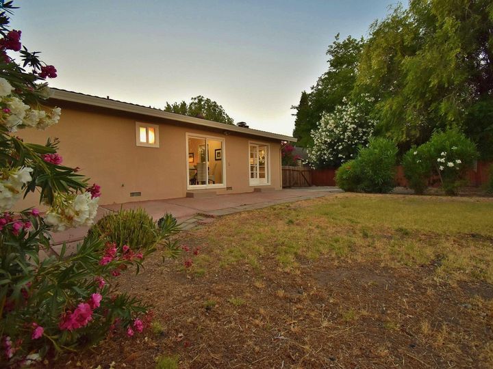 1551 Pear Dr, Concord, CA | Tree Haven. Photo 26 of 34