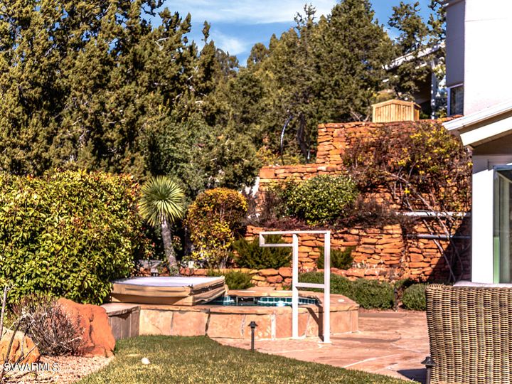 157 Shadow Mountain Dr, Sedona, AZ, 86336 Townhouse. Photo 26 of 46