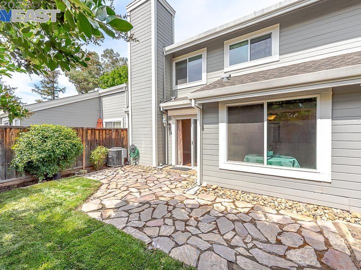 1623 Peachtree Cmn, Livermore, CA, 94551 Townhouse. Photo 18 of 22