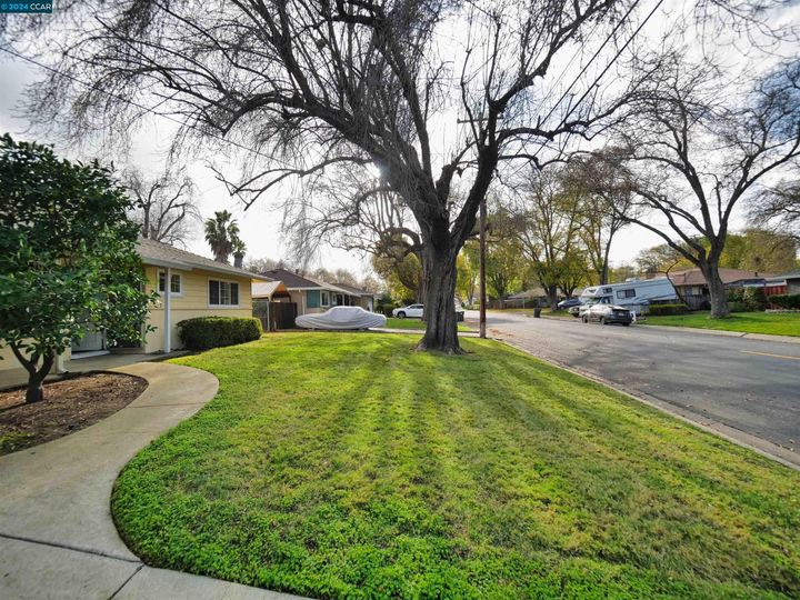 1667 Mary Dr, Pleasant Hill, CA | Gregory Gardens. Photo 8 of 60