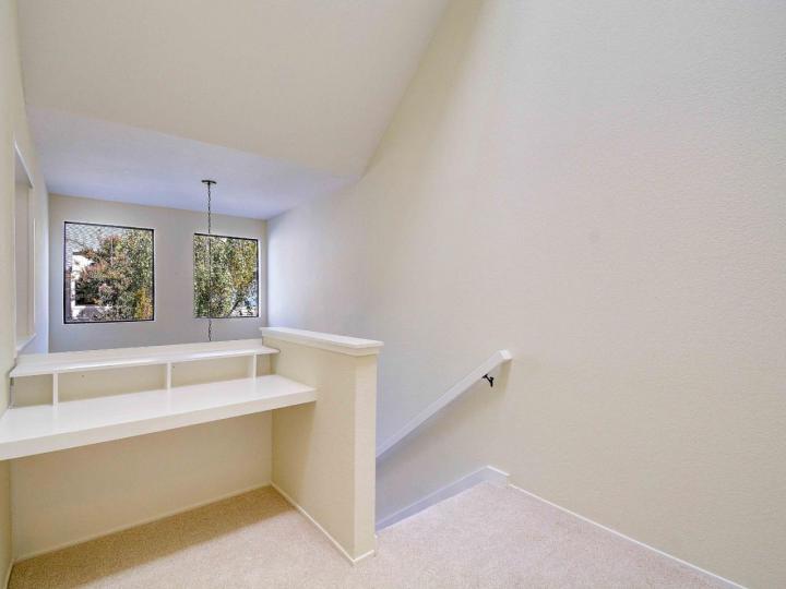 169 Sherland Ave, Mountain View, CA, 94043 Townhouse. Photo 25 of 40
