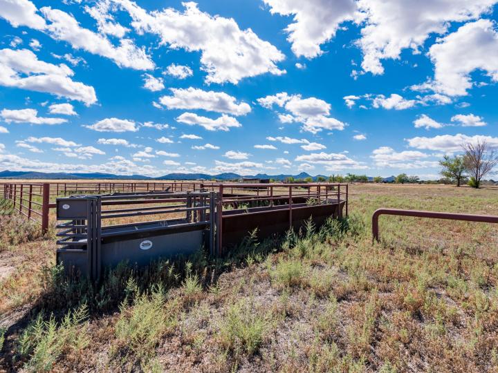 1725 W Kings Ct, Paulden, AZ | 5 Acres Or More. Photo 14 of 39