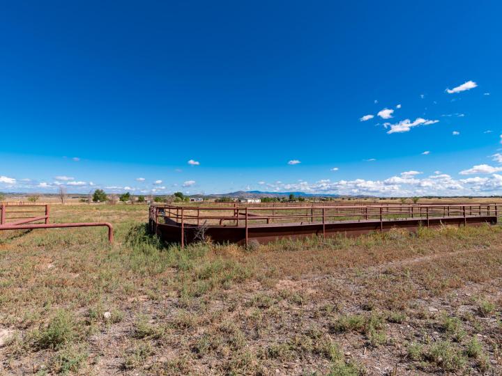 1725 W Kings Ct, Paulden, AZ | 5 Acres Or More. Photo 15 of 39