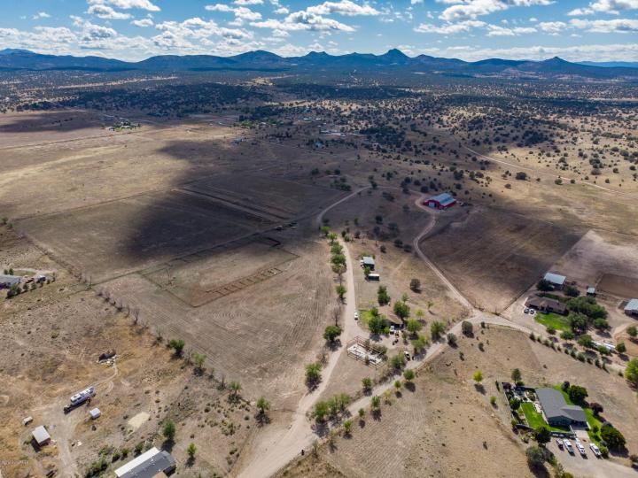 1725 W Kings Ct, Paulden, AZ | 5 Acres Or More. Photo 9 of 39