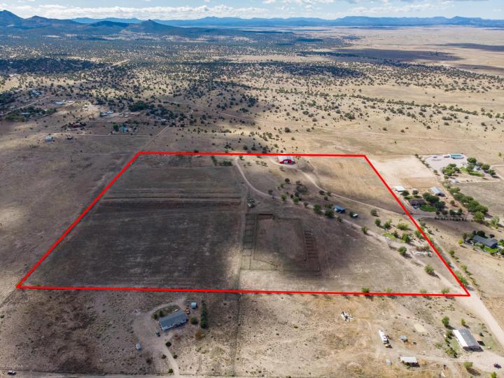 1725 W Kings Ct, Paulden, AZ | 5 Acres Or More. Photo 10 of 39
