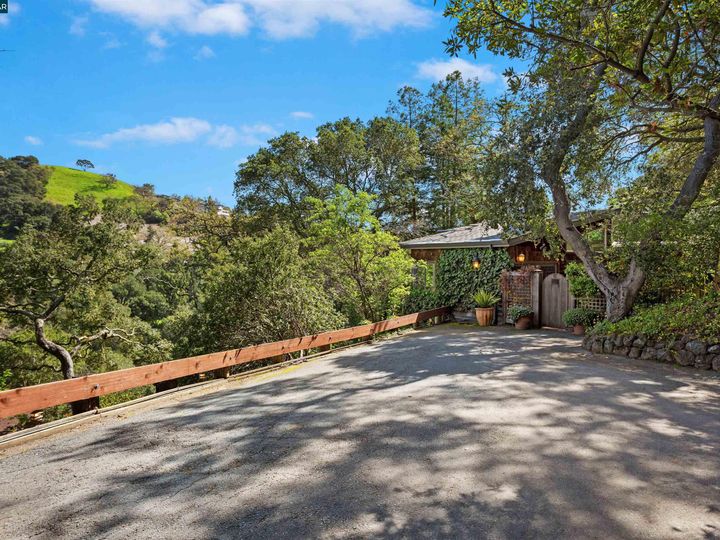 1749 Toyon Rd, Lafayette, CA | Brookwood Acres. Photo 2 of 34