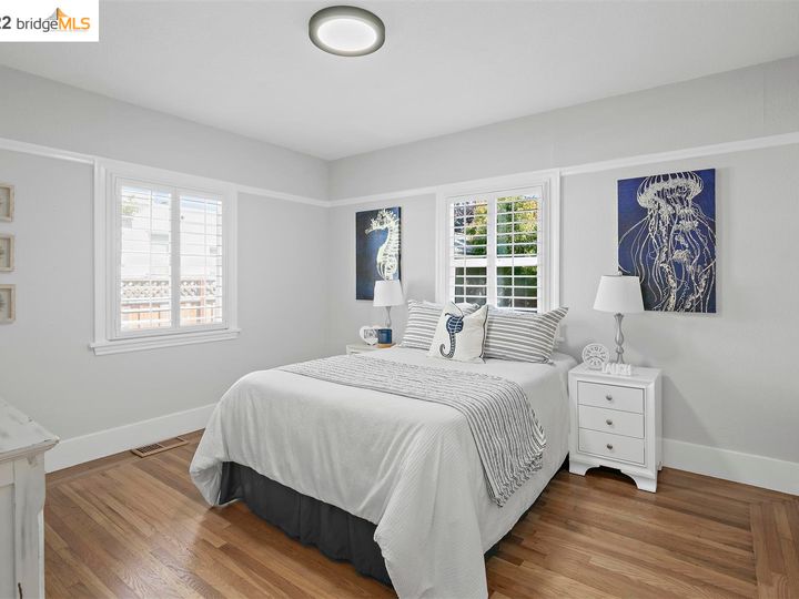 1822 Pacific Ave, Alameda, CA | Central Alameda. Photo 14 of 50
