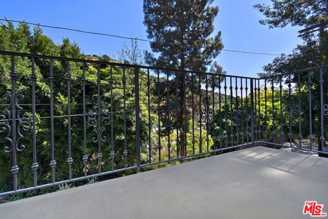 1839 N Beverly Dr, Beverly Hills, CA | . Photo 35 of 60