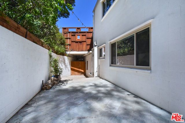 1839 N Beverly Dr, Beverly Hills, CA | . Photo 56 of 60