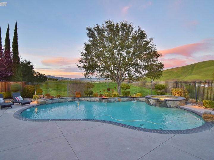 1940 Knollcrest Ct, San Ramon, CA | Old Ranch Estate. Photo 21 of 58