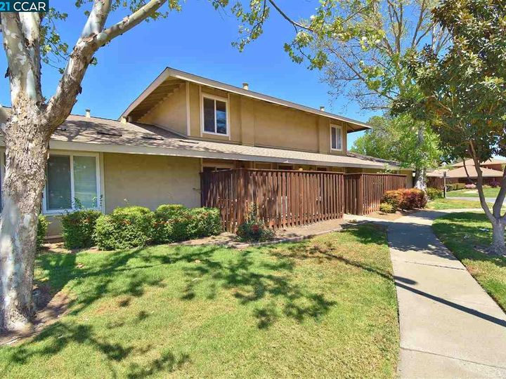 2001 Olivera Rd #C, Concord, CA, 94520 Townhouse. Photo 4 of 39