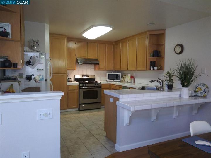 20028 Summercrest Dr, Castro Valley, CA, 94552 Townhouse. Photo 12 of 29