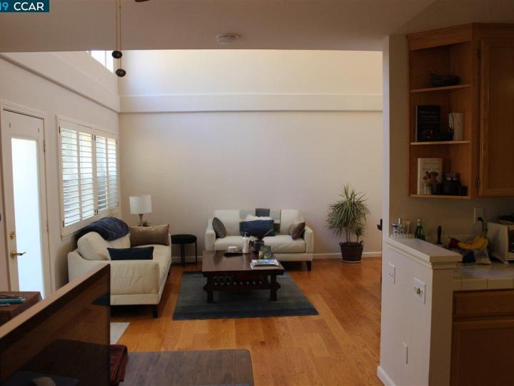 20028 Summercrest Dr, Castro Valley, CA, 94552 Townhouse. Photo 17 of 29