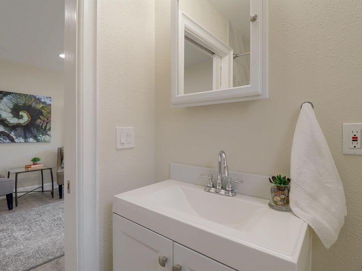 2027 83rd Ave, Oakland, CA | Webster. Photo 22 of 40