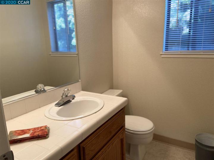 20659 Maria Ct, Castro Valley, CA, 94546 Townhouse. Photo 11 of 26