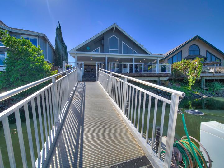 2105 Cypress Pt, Discovery Bay, CA | Delta Waterfront Access. Photo 44 of 45