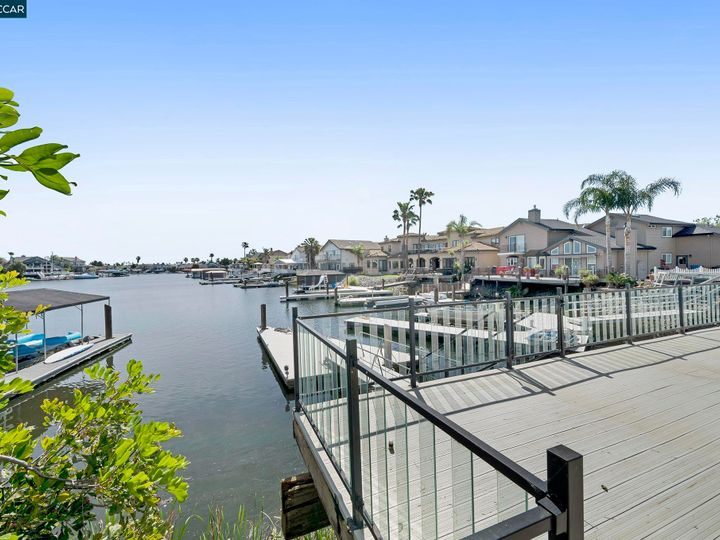 2125 Cypress Pt, Discovery Bay, CA | Delta Waterfront Access. Photo 40 of 48