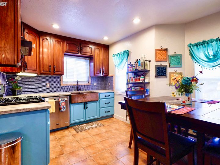 2126 62nd Ave A, Oakland, CA | Oakland. Photo 10 of 25