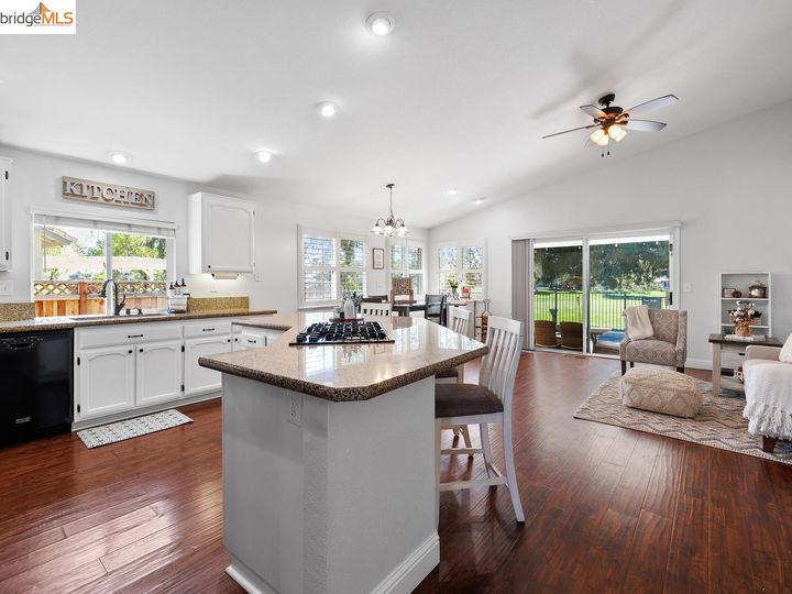 2212 Colonial Ct, Discovery Bay, CA | Discovery Bay Country Club. Photo 15 of 42