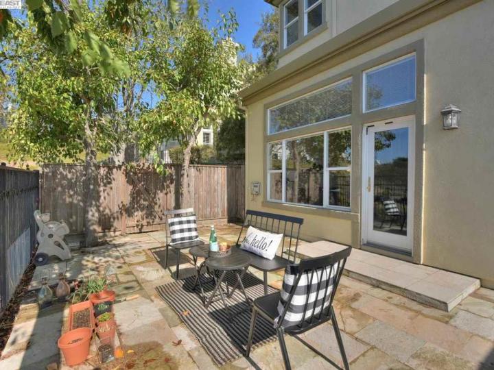 22165 W Lyndon Loop, Castro Valley, CA, 94552 Townhouse. Photo 27 of 29