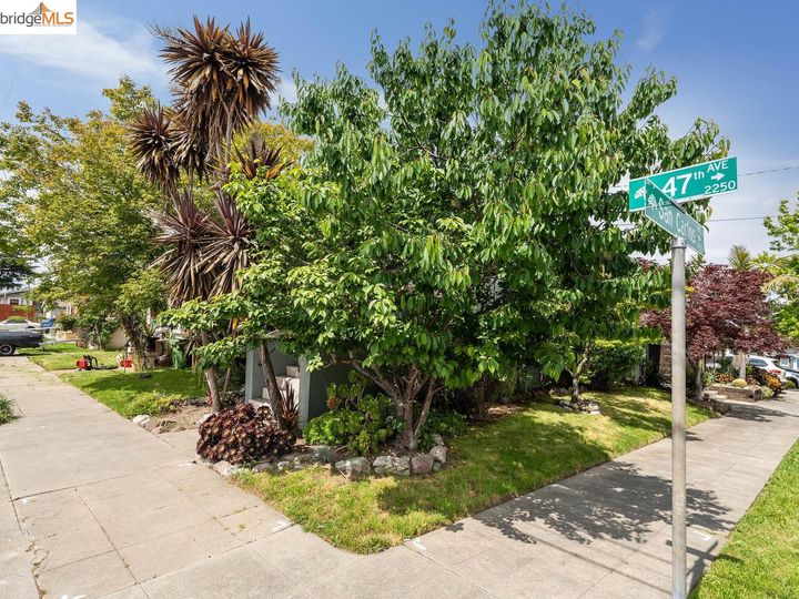 2233 47th Ave, Oakland, CA | Melrose. Photo 2 of 55