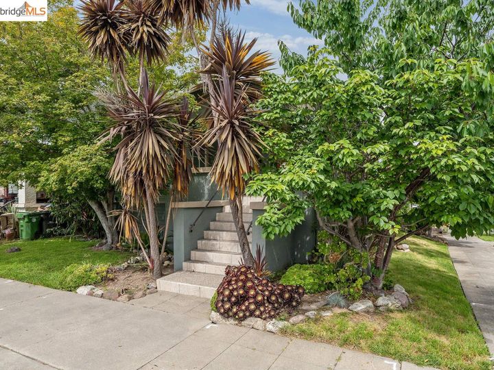 2233 47th Ave, Oakland, CA | Melrose. Photo 3 of 55