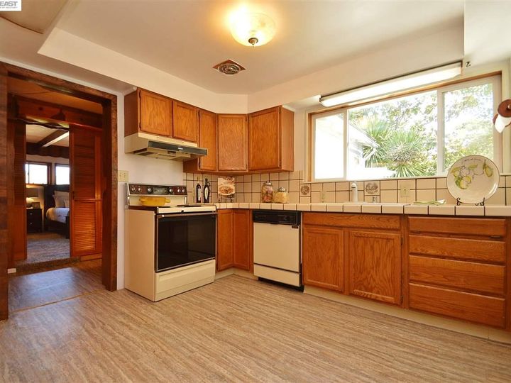 22914 Valley View Dr, Hayward, CA | Fairview Distric. Photo 10 of 30