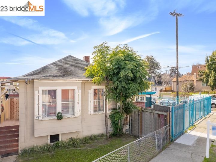 2309 E 27th St, Oakland, CA | Foothill. Photo 3 of 15
