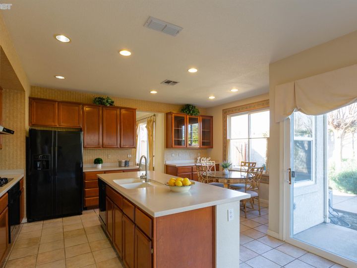2321 Alexis Ln, Tracy, CA | Central Tracy. Photo 14 of 45