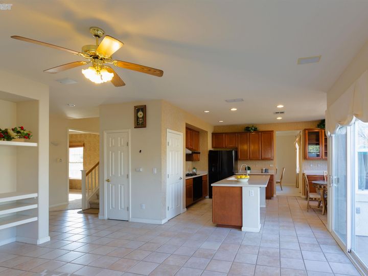2321 Alexis Ln, Tracy, CA | Central Tracy. Photo 16 of 45