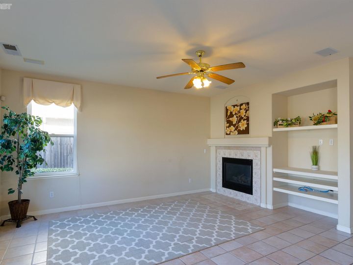 2321 Alexis Ln, Tracy, CA | Central Tracy. Photo 19 of 45