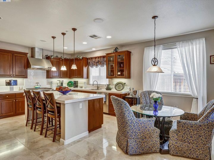 2349 Arch Ct, Brentwood, CA | Sterling. Photo 11 of 43